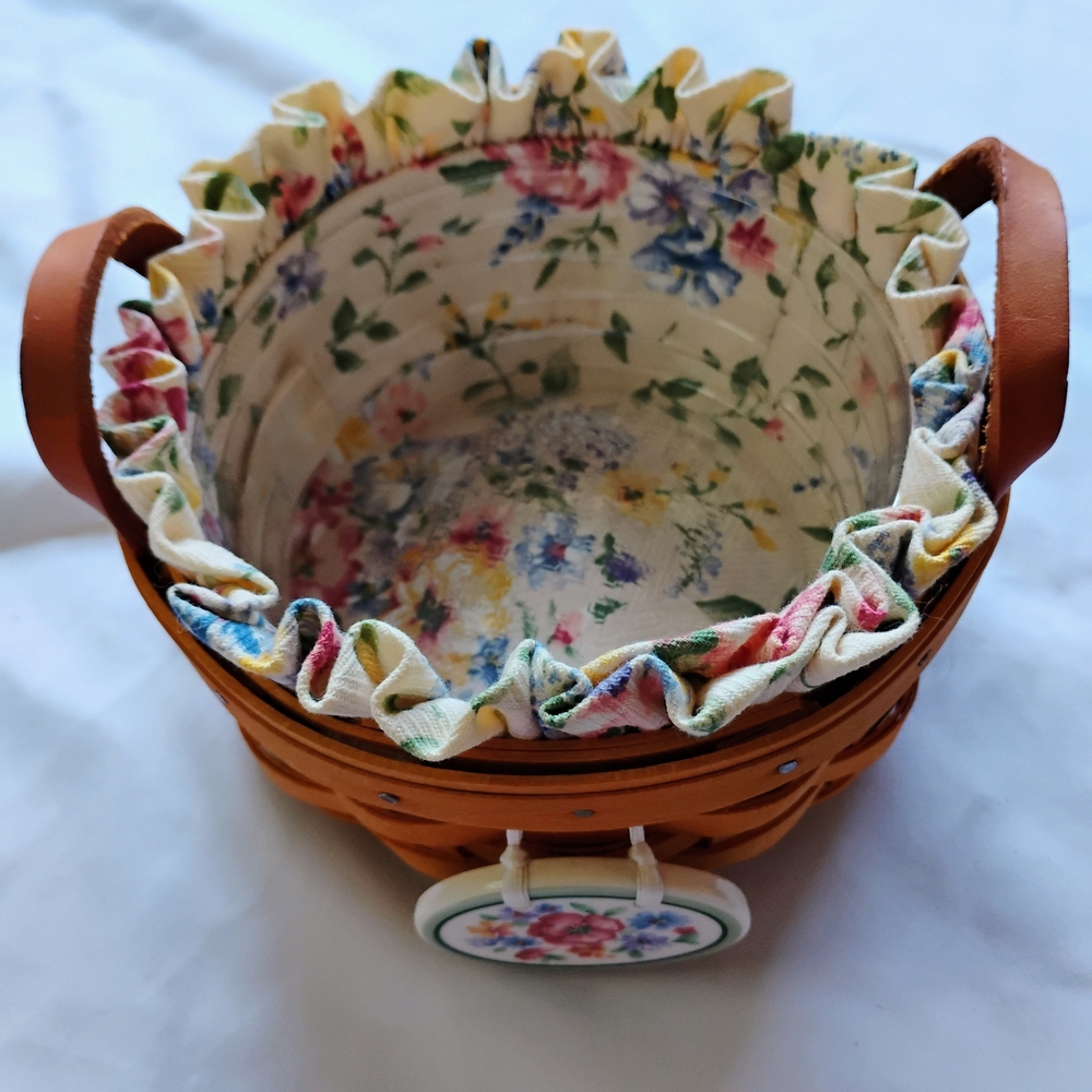 Longaberger Yellow Basket with Floral Liner - Picture 16 of 16